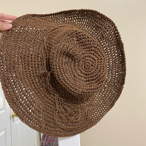 Straw hat - Picture 3 of 4